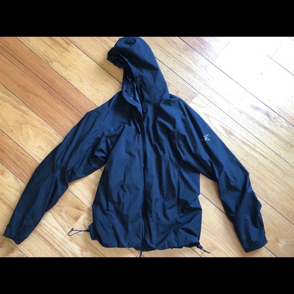 arcteryx windbreaker black